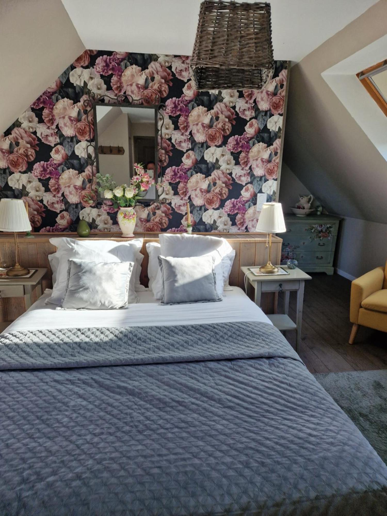 コンブリ ラ フェルム ド ケラオル Bed & Breakfast エクステリア 写真